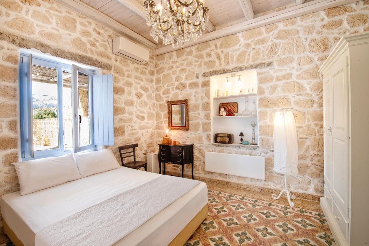 Terra E Sole Spa Suite Aegina Vathí Екстериор снимка
